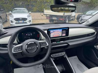 Fiat 600 HYBRID LA PRIMA DCT6 1.2cc 100cv CAMERA POST. NAVI Bianco usata Roma