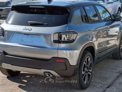 Jeep Avenger HYBRID SUMMIT 1.2cc 110cv SAFETYPACK Grigio usata Roma