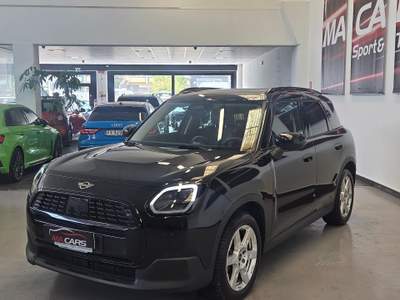 MINI Countryman auto full optional Nero usata Cattolica