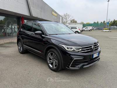 Volkswagen Tiguan 2.0 TDI 200 CV SCR DSG 4MOTION R-Line Nero usata Sabbioneta