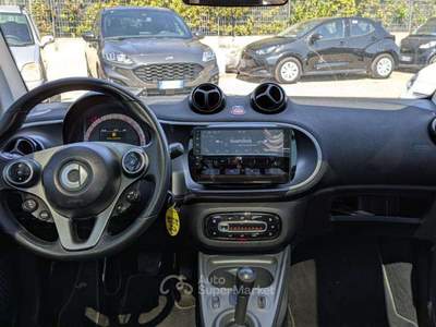Smart ForTwo 1.0cc 71cv TETTO PANOR. APP GOOGLE CAMERA POST. Bianco usata Roma