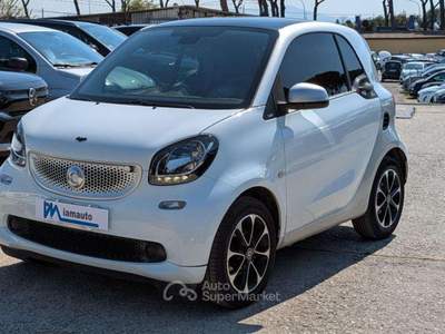 Smart ForTwo 1.0cc 71cv TETTO PANOR. APP GOOGLE CAMERA POST. Bianco usata Roma