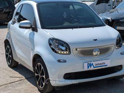 Smart ForTwo 1.0cc 71cv TETTO PANOR. APP GOOGLE CAMERA POST. Bianco usata Roma