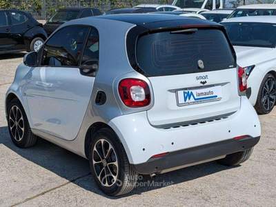 Smart ForTwo 1.0cc 71cv TETTO PANOR. APP GOOGLE CAMERA POST. Bianco usata Roma