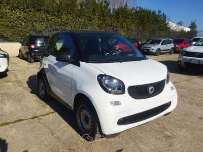 Smart ForTwo 1.0cc YOUNGSTER 71cv SENS PARK CRUISE Bianco usata Roma