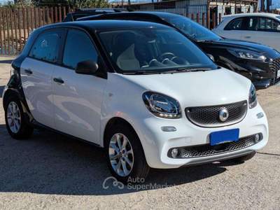 Smart ForFour 1.0cc 71cv CRUISE CONTROL BLUETOOTH Bianco usata Roma