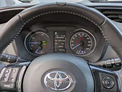 Toyota Yaris Hybrid Cool 1.5cc 73cv CAMERA POST. BLUETOOTH Bianco usata Roma