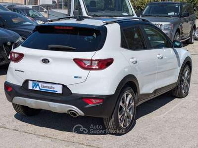 Kia Stonic EcoGPL Urban 1.4cc 100cv CAMERA POST. NAVIGATORE Bianco usata Roma