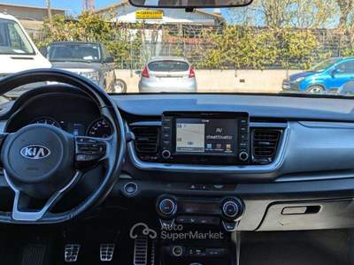 Kia Stonic EcoGPL Urban 1.4cc 100cv CAMERA POST. NAVIGATORE Bianco usata Roma
