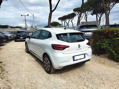 Renault Clio 1.6cc HYBRID E-TECH ZEN 140cv SAFETYPACK SENS PARK Bianco usata Roma