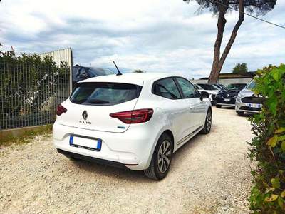 Renault Clio 1.6cc HYBRID E-TECH ZEN 140cv SAFETYPACK SENS PARK Bianco usata Roma