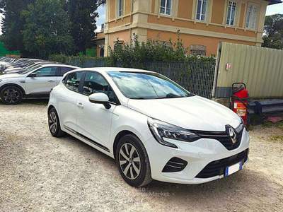 Renault Clio 1.6cc HYBRID E-TECH ZEN 140cv SAFETYPACK SENS PARK Bianco usata Roma