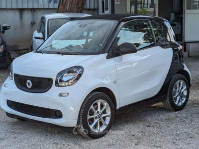 Smart ForTwo 1.0cc 71cv Bianco usata Roma