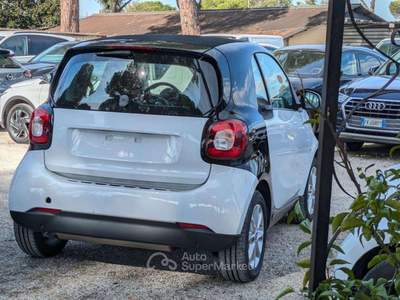 Smart ForTwo 1.0cc 71cv Bianco usata Roma