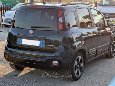 Fiat Panda PANDINA CROSS HYBRID 1.0cc70cv Verde usata Roma