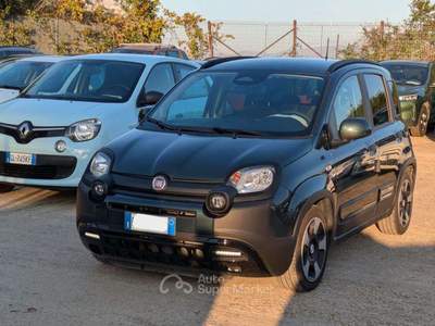 Fiat Panda PANDINA CROSS HYBRID 1.0cc70cv Verde usata Roma