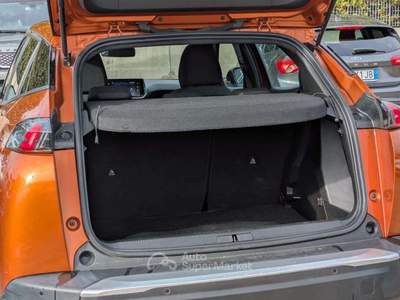 Peugeot 2008 1.2cc Active Pack 130cv CARPALY ANDROID AUTO Arancione usata Roma