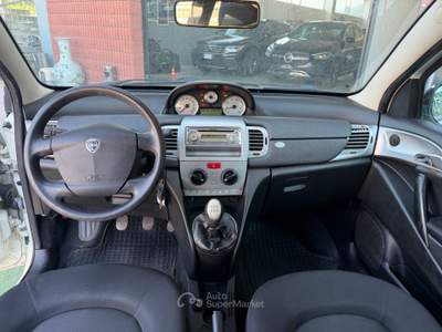 Lancia Ypsilon 75 CV Platino Bianco usata Fontanella