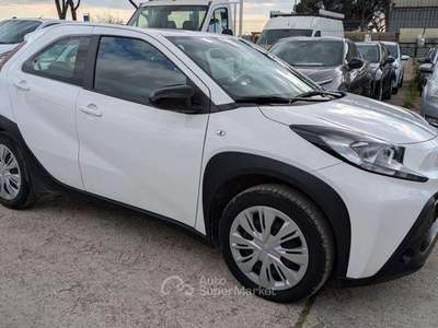 Toyota Aygo X Active 1.0cc 72cv AUTOMATICA IOS/ANDROID CRUISE Bianco usata Roma