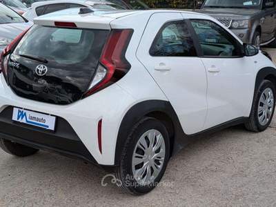 Toyota Aygo X Active 1.0cc 72cv AUTOMATICA IOS/ANDROID CRUISE Bianco usata Roma