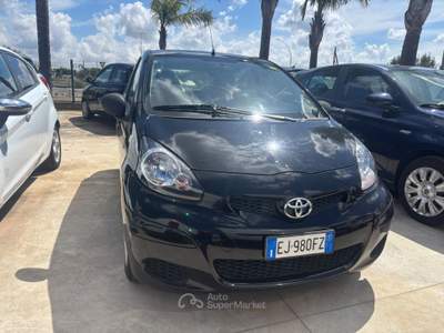 Toyota Aygo 5 porte Nero usata San Michele Salentino