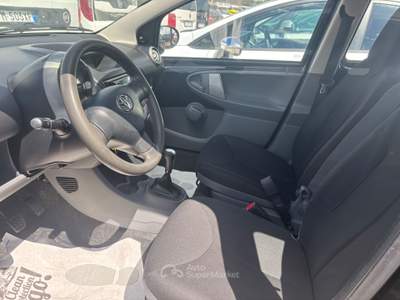 Toyota Aygo 5 porte Nero usata San Michele Salentino