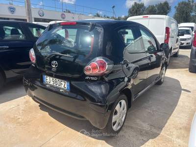 Toyota Aygo 5 porte Nero usata San Michele Salentino