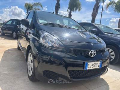 Toyota Aygo 5 porte Nero usata San Michele Salentino