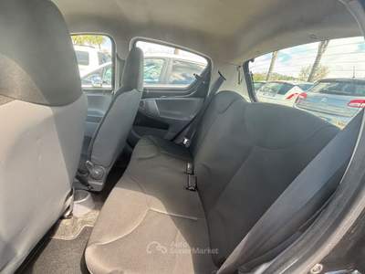 Toyota Aygo 5 porte Nero usata San Michele Salentino