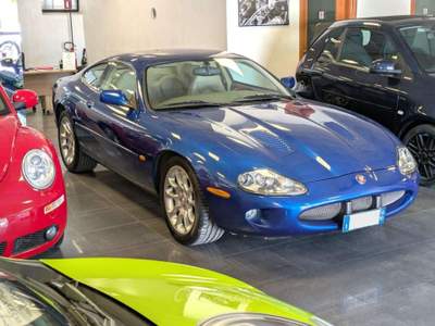 Jaguar XKR 4.0cc 363cv SUPERCHARGED Blu/Azzurro usata Roma