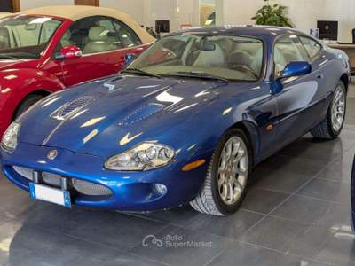 Jaguar XKR 4.0cc 363cv SUPERCHARGED Blu/Azzurro usata Roma