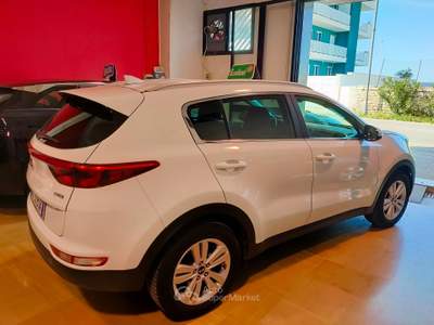 Kia Sportage AUTO MOLTO BELLA BELLA UNICO PROPRIETARIO Bianco usata Molfetta