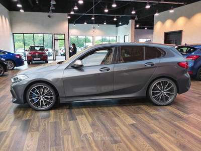 BMW Serie 1 135i BMW Serie 1 F40 M 135i xdrive auto 2021 306 CV Grigio usata Chivasso