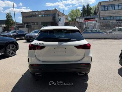 Mercedes-Benz GLA d Automatic AMG Line Extra Bianco usata Potenza
