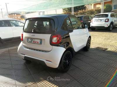 Smart ForTwo PREZZOVERO1.0 Passion 71cv twinamic my18 Bianco usata Rogno