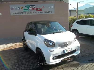Smart ForTwo PREZZOVERO1.0 Passion 71cv twinamic my18 Bianco usata Rogno