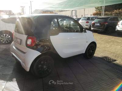 Smart ForTwo PREZZOVERO1.0 Passion 71cv twinamic my18 Bianco usata Rogno