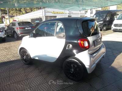 Smart ForTwo PREZZOVERO1.0 Passion 71cv twinamic my18 Bianco usata Rogno