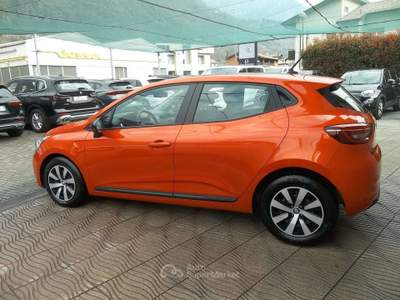Renault Clio PREZZOVERO1.0 sce Intens 65cv my21 Arancione usata Rogno