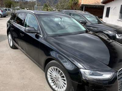 Audi A4 Prestazioni, comfort e stile senza tempo Nero usata Palomonte