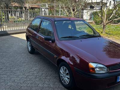 Ford Fiesta Presa un anno fa e tenuta in box, 2 proprietari Rosso usata Arcisate