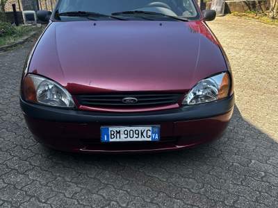Ford Fiesta Presa un anno fa e tenuta in box, 2 proprietari Rosso usata Arcisate