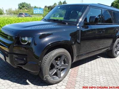 Land Rover Defender 3.0d i6 mhev X-Dynamic SE awd 250cv auto Nero usata Buccinasco