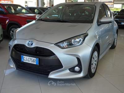 Toyota Yaris 1.5 Hybrid 5 porte Active Argento usata San Vito dei Normanni