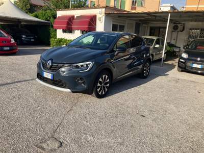 Renault Captur 1.0 90cv Techno Grigio usata LIVORNO