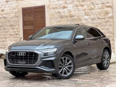 Audi Q8 286 CV QUATTRO S LINE EDITION TETTO MATRIX LED Grigio usata Santeramo in Colle