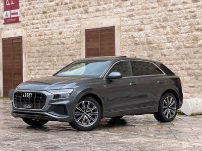 Audi Q8 286 CV QUATTRO S LINE EDITION TETTO MATRIX LED Grigio usata Santeramo in Colle