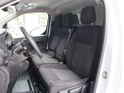 Opel Vivaro Vivaro 1.5 CDTI 120 CV L2 Medio 3 POSTI 18.850+IVA Bianco usata Varna