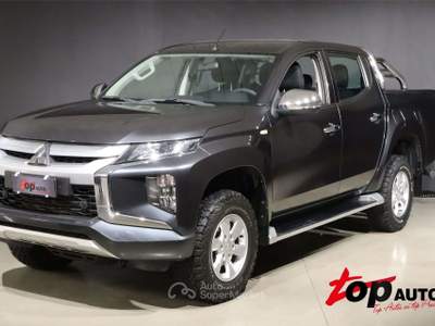 Mitsubishi L200 L200 2.3 Double-Cab Gancio traino Nero usata Varna