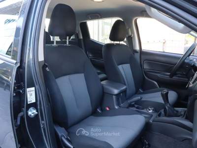 Mitsubishi L200 L200 2.3 Double-Cab Gancio traino Nero usata Varna